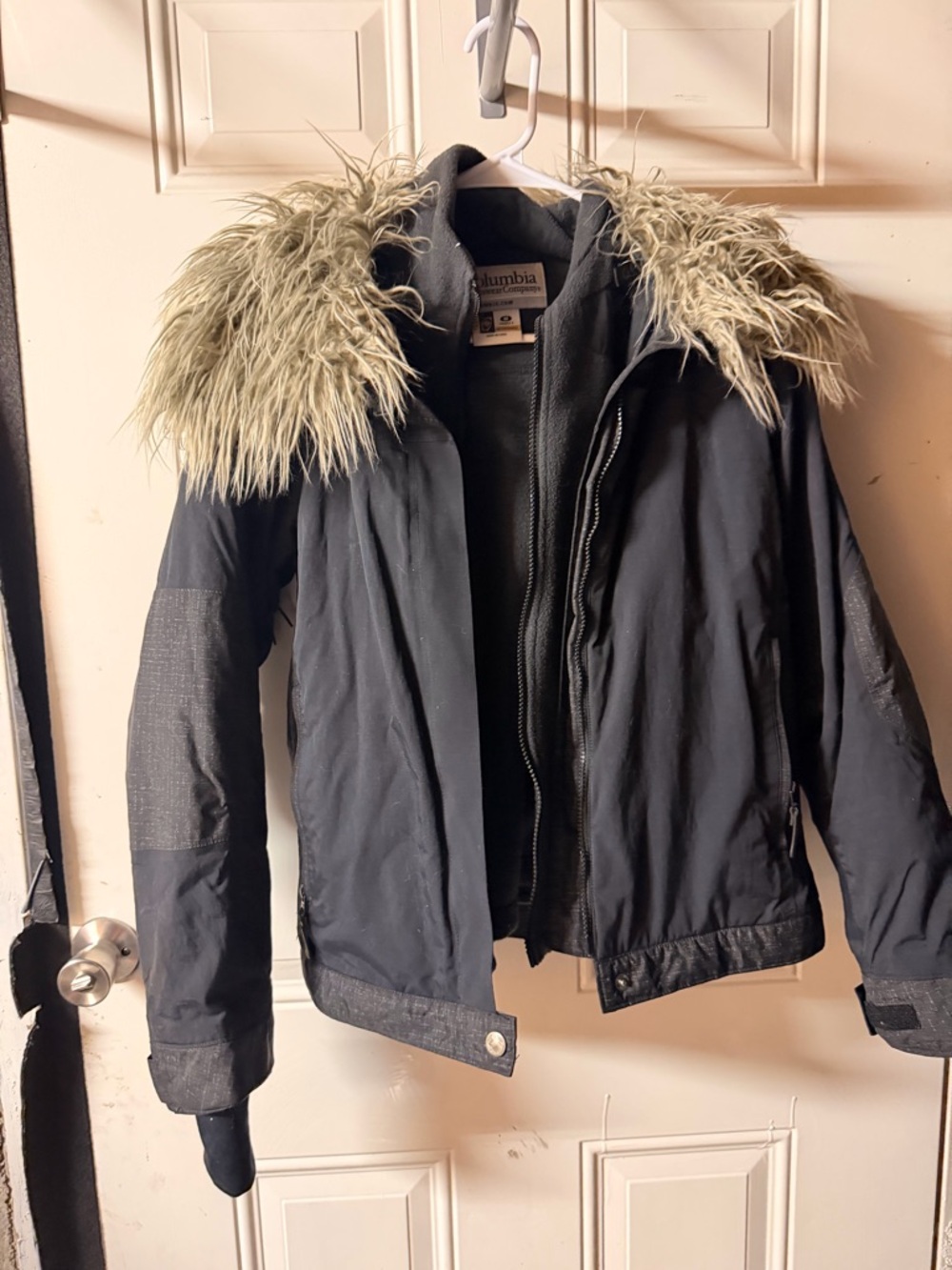 Columbia Black Women's Jacket with Gray Fleece Interior